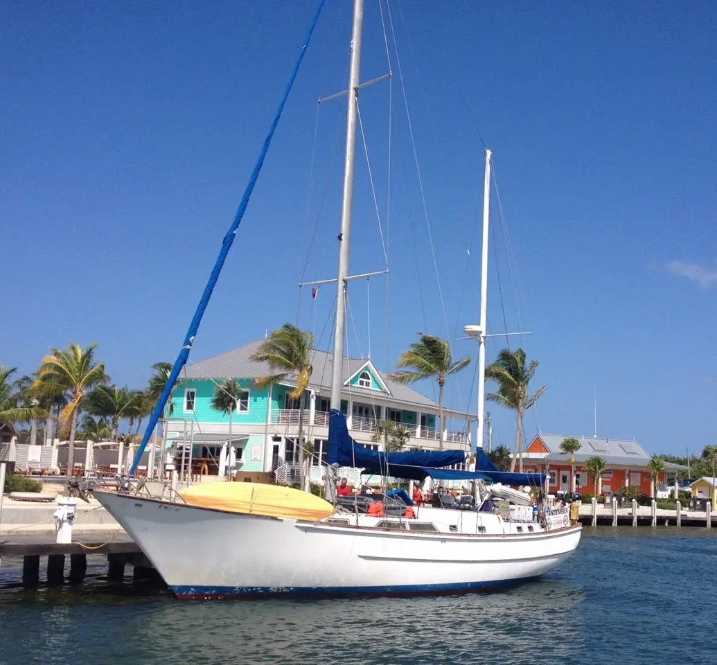 Tandemeer sailing yacht underway, full broadside view