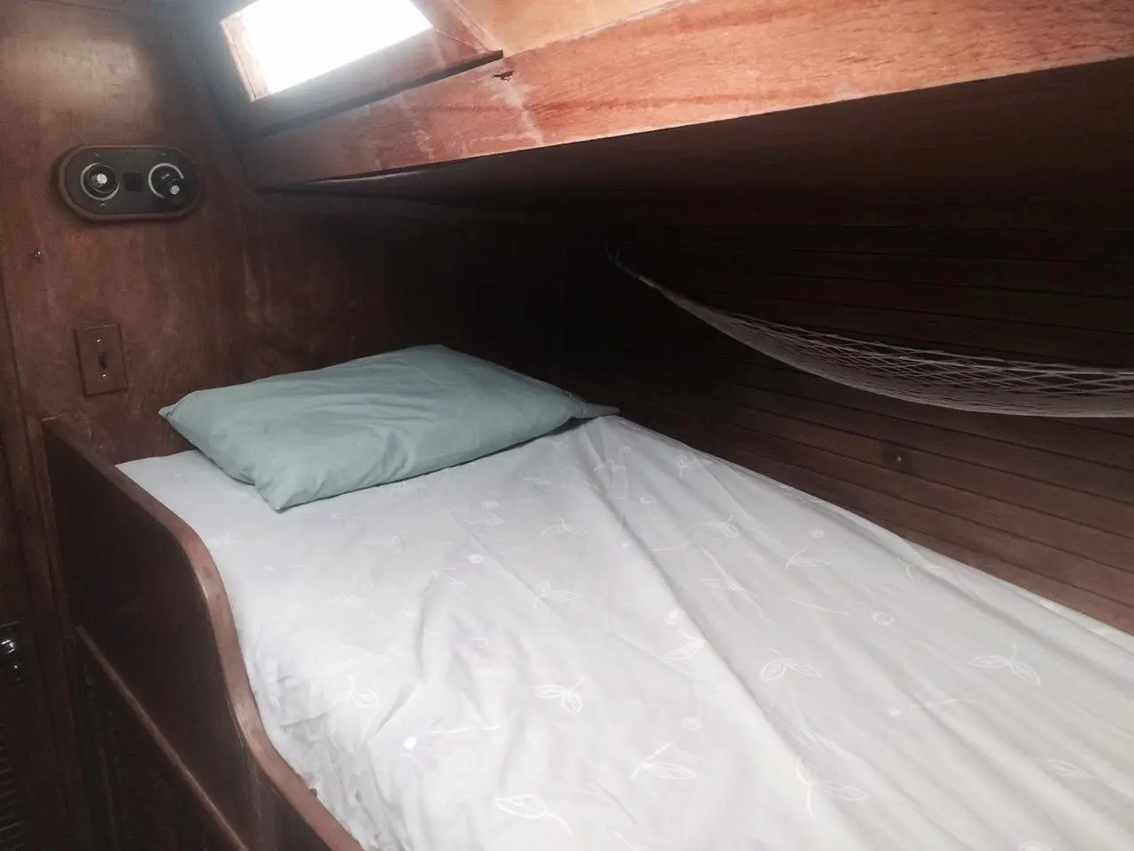 Port forward cabin outer berth
